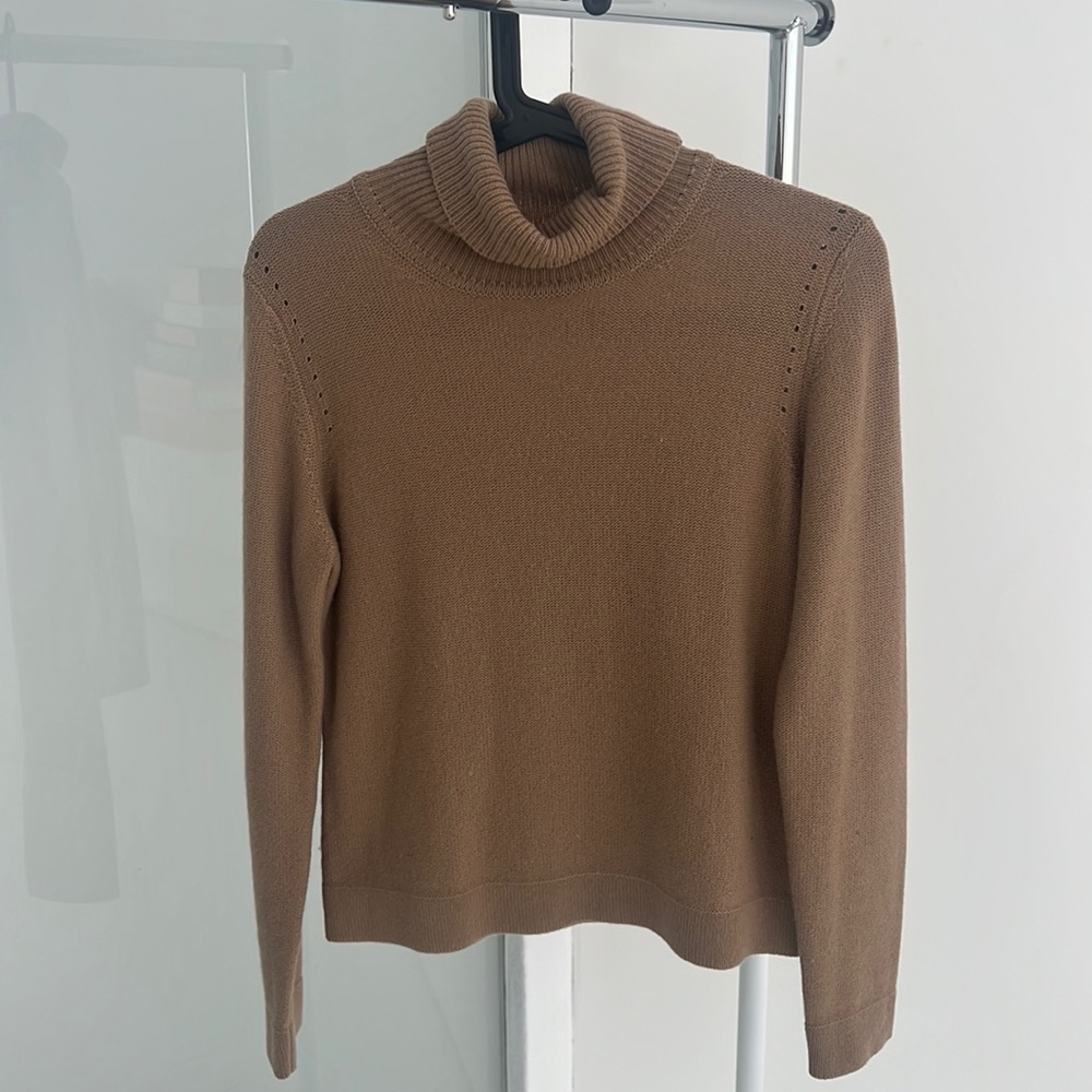 Marlowe tan camel cashmere turtleneck